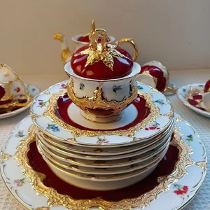 Vajilla Comercial de Porcelana China con Baño de Oro Rojo, Estilo Europeo, con Diseño de Patrón Alegre y Festivo para Restaurantes - Product Image 3