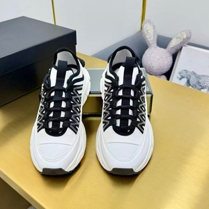 Zapatillas deportivas de diseñador con suela gruesa, estilo retro, con cordones, puntera cerrada, transpirables, con parte superior de malla, de lujo, informales y a la moda. - Product Image 4