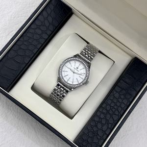 Montre-bracelet en acier inoxydable et cuir pour femme, vente en gros d'usine, OEM ODM, logo personnalisé, tendance, étanche, mouvement à quartz 3BAR - Product Image 6