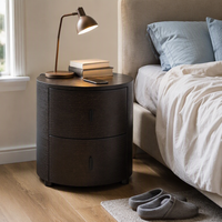 Table de chevet cylindrique moderne en bois fumé, 2 tiroirs, design écologique fait main, poignée noire, finition expresso pour chambre d'hôtel