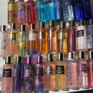 Victoria's <span class=keywords><strong>Secret</strong></span> - Set de Lociones Corporales en Spray de Lujo en Todos los Aromas, Fragancia Duradera de 250 ml, <span class=keywords><strong>Perfume</strong></span> Original para Mujer - Product Image 1