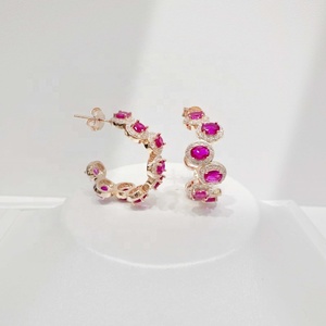 Pendientes de tuerca de latón chapado en oro de 18k con esmeralda vintage y circonita cúbica verde, elegantes, de moda, para fiesta, estilo occidental, para mujer. - Product Image 5