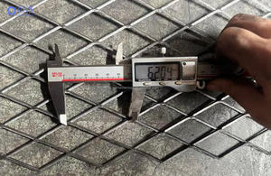 HENGLUO HL-0010 Rete Metallica Espansa Zincata a Trama Semplice Perforata per Protezione in Edilizia - Product Image 2