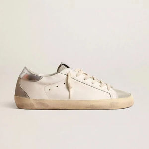 รองเท้าผ้าใบดีไซน์เนอร์สีขาวคลาสสิกสีทอง หนังแท้ รุ่นซูเปอร์สตาร์ สำหรับผู้หญิงและผู้ชาย น้ำหนักเบา เหมาะสำหรับเล่นสเก็ตบอร์ด - Product Image 5