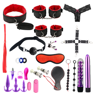 Kit de bondage de luxe pour adultes en provenance de Chine, comprenant des menottes, des chaînes et une ceinture BDSM, excellent rapport qualité-prix - Product Image 4