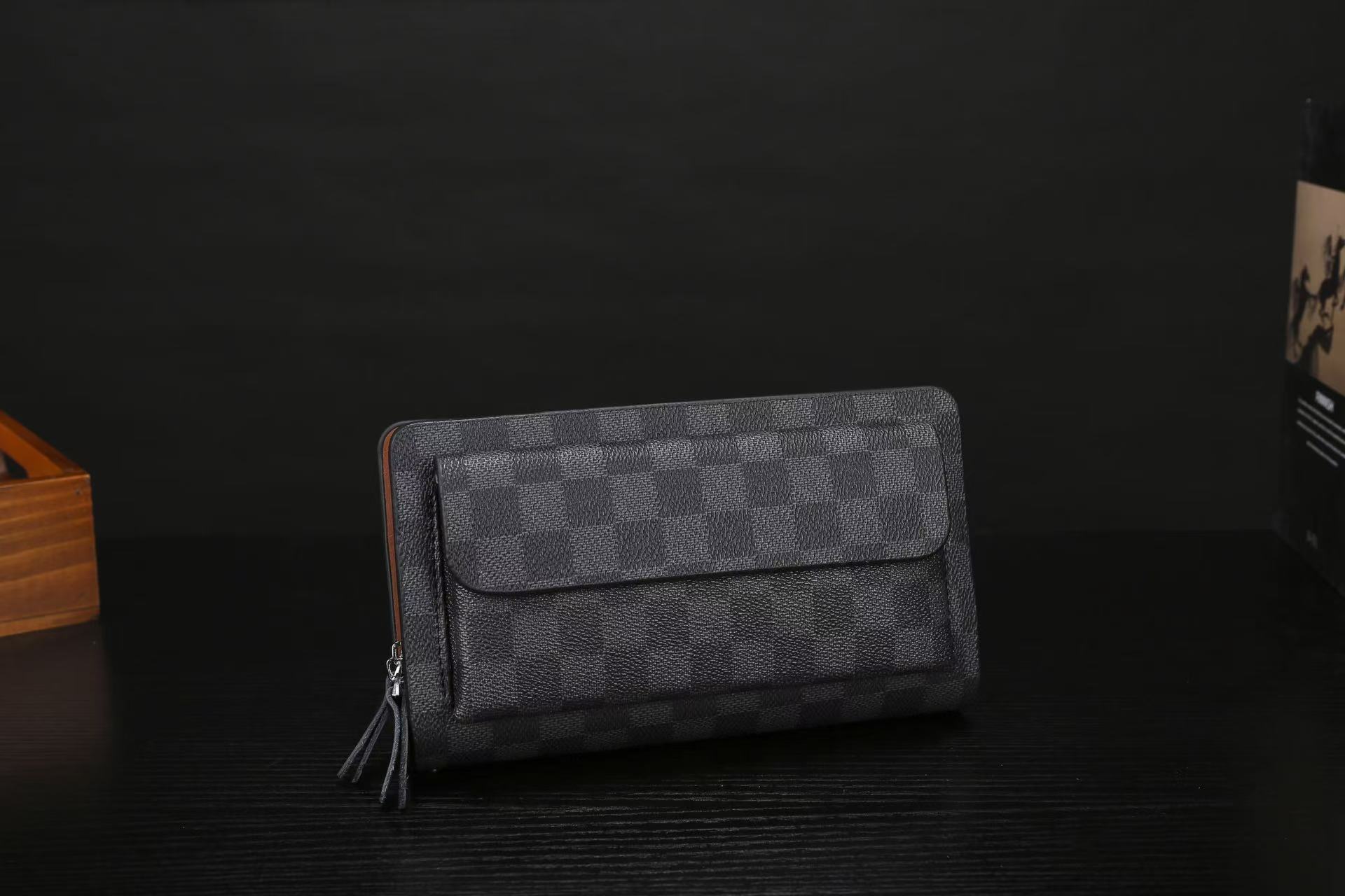 A007Grille carrée noire