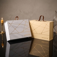 Boîte en papier magnétique personnalisée de luxe avec logo, boîte cadeau pliante avec poignée en PU, emballage pour cadeaux, vêtements, vin, cosmétiques