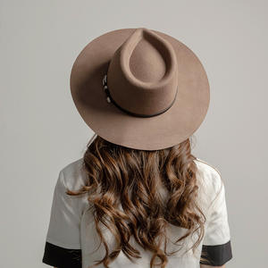 Chapeaux Fedora en laine 100% de haute qualité vendus en usine, chapeaux Fedora pour femmes, mode de plein air, avec ceinture à boucle métallique - Product Image 1