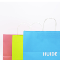 Sacs de shopping en papier kraft recyclables personnalisés avec poignées, vente en gros, sacs cadeaux écologiques colorés avec logo pour boutique de détail