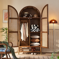 Armoire autoportante en bois massif et rotin, armoire à dôme arqué avec portes en rotin naturel, armoire de rangement rétro pour chambre à coucher
