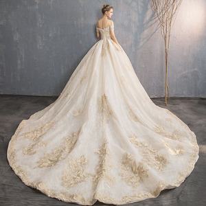 <span class=keywords><strong>Abiti</strong></span> <span class=keywords><strong>da</strong></span> <span class=keywords><strong>Sposa</strong></span> di Lusso 2019 con Perle, Spalle Scoperte, Lunghezza a Terra e Strascico, <span class=keywords><strong>Taglie</strong></span> Forti, Stile Principessa in Pizzo - Product Image 4