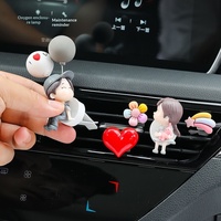Diffuseur de parfum solide créatif pour grille d'aération de voiture, motif couple s'embrassant, décoration en plastique, désodorisant