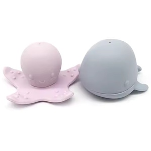 Vente en gros Jouet baleine pulvérisateur d'eau de bain à presser Roy pour enfants Silicone non toxique - Product Image 3