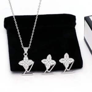 Vente en gros d'usine, <span class=keywords><strong>bijoux</strong></span> de mariage de luxe pour femmes, ensembles de colliers et de boucles d'oreilles, <span class=keywords><strong>acier</strong></span> <span class=keywords><strong>inoxydable</strong></span> plaqué or 18 carats - Product Image 6