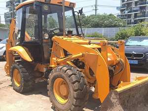 Rétrocaveuse JCB 2CX d'occasion <span class=keywords><strong>avec</strong></span> <span class=keywords><strong>marteau</strong></span>-<span class=keywords><strong>piqueur</strong></span> de grande qualité - Product Image 4