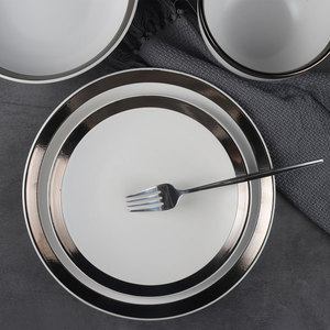 Assiettes plates en <span class=keywords><strong>porcelaine</strong></span> nordique en céramique blanche old rim pour restaurant <span class=keywords><strong>de</strong></span> mariage - Product Image 1
