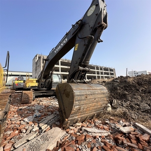 รถขุดตีนตะขาบ Volvo EC480 มือสอง ขนาดใหญ่ ความจุบุ้งกี๋ 2.1-3.0 ลบ.ม. เหมาะสำหรับงานขุดดินขนาดใหญ่ - Product Image 2