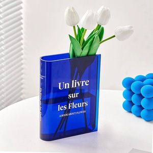 Vaso Trasparente a Forma di Libro in Acrilico Liscio, Fatto a Mano, Ecologico, Moderno, Bestseller per il Nuovo Anno - Product Image 3