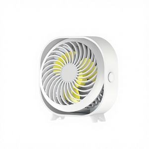 พัดลมตั้งโต๊ะพลาสติกแบบพกพา รุ่นใหม่ ชาร์จไฟได้ ปรับความเร็วลมได้สามระดับ ขนาดเล็ก 5V ใช้สำหรับระบายความร้อนในสำนักงาน หอพักนักเรียน และใช้ในบ้าน - Product Image 1