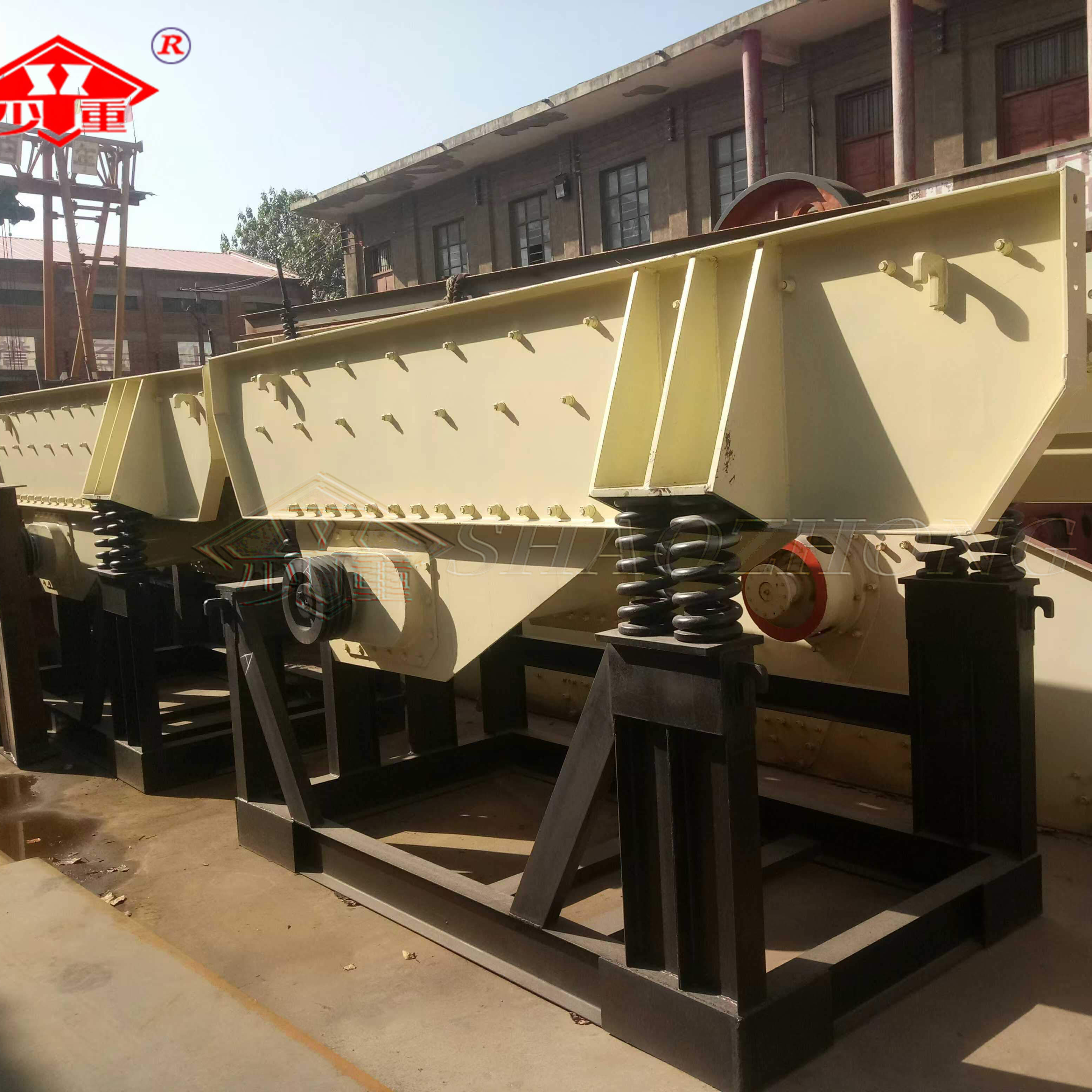 Factory Direct Sales High-Efficiency Ore Vibrating Feeder Equipment Customized Models Available for Mining Feeder