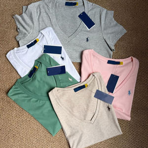 Женская приталенная футболка из хлопка и капока с вышивкой в виде милых животных, V-образным вырезом, короткими рукавами, защитой от УФ-излучения и текстурой добби, модель <span class=keywords><strong>PL</strong></span> Raffaello. - Product Image 2