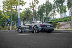ชุดแต่งคาร์บอนไฟเบอร์สำหรับ Audi R8 รุ่นใหม่ พร้อมลิ้นกันชนหน้า สปอยเลอร์ ฝากระโปรง และช่องดักอากาศด้านข้าง แบบสั่งทำพิเศษสำหรับ R8 - Product Image 4