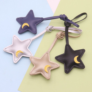 Colgante de Cuero Creativo para Equipaje, Ropa o Coche, con Diseño de Estrella de Cinco Puntas Tridimensional, Luna y Estrella de la Noche, Estilo Moderno y Sencillo - Product Image 6