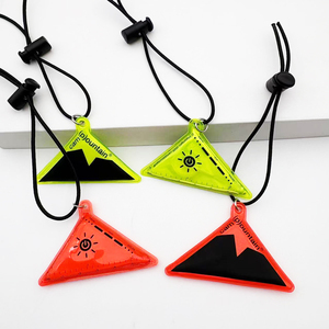 Tùy chỉnh màu vàng đỏ PVC vật liệu phản chiếu <span class=keywords><strong>Keychain</strong></span> với <span class=keywords><strong>LED</strong></span> ánh sáng vest hình dạng phản xạ huỳnh quang cho tăng cường khả năng hiển thị - Product Image 3