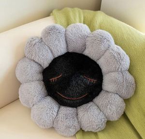 Oreiller en peluche super doux en forme de fleur avec rembourrage en coton PP, design personnalisable, matériau en coton - Cadeau de Noël unisexe - Product Image 3