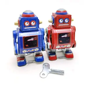 Винтажные жестяные игрушки, движущийся мини-робот в стиле ретро, жестяной робот, сборные игрушки