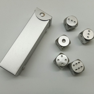 16Mm Vàng & Bạc Màu Sắc Tinh Khiết Nhôm Du Lịch Xúc Xắc Thiết Lập Với Trường Hợp Hình Vuông Thanh Uống Chơi Trò Chơi Công Cụ Câu Lạc Bộ & Thanh Lý Tưởng - Product Image 6