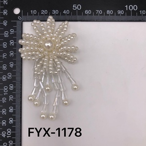 Parches de Cuentas Hechos a Mano de Lujo para Decoración de Ropa - Parches de Cuentas 3D Aptos para Zapatos, Bolsos y Accesorios de Ropa - Product Image 1