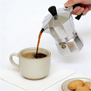 Cafetera <span class=keywords><strong>Moka</strong></span> Italiana Retro de 6 Tazas - Cafetera Espresso de Aluminio para Estufa, Plateada, Portátil, para el Hogar y la Cocina - Product Image 2