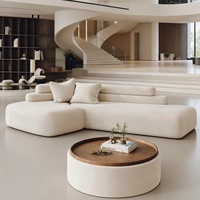 Área de Descanso de Oficina de Diseño Minimalista Italiano: Área de Recepción de Hotel y Salón de Belleza con Sofá Cama Curvo y Angulado.