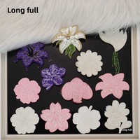 Patch floral perlé français avec motif perforé à coudre ou thermocollant pour accessoires vestimentaires sur vêtements, chaussures et sacs