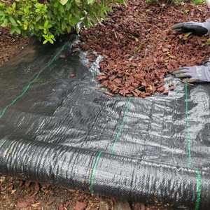 Paillis anti-mauvaises herbes en polypropylène tissé 90 200 GSM stabilisé aux UV Permet la perméabilité de l'eau tout en bloquant la lumière du soleil pour la prévention des mauvaises herbes - Product Image 5