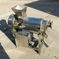Fruchtextraktionsmaschine Spiralförmiger Entsafter Motor 220V Hohe Produktivität Karotten-Ingwer-Zitronen-Fruchtverarbeitungsanlage