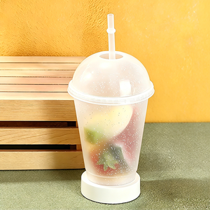 Vaso de Plástico Reutilizable de 16oz con Tapa de Domo y Orificio Grande para Pajita Ancha - Product Image 1