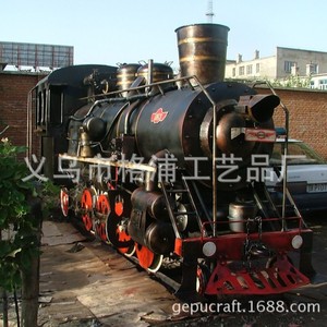 Modèle de locomotive à vapeur vintage en métal, décoration extérieure, usage commercial, avec fonction sifflet - Product Image 1
