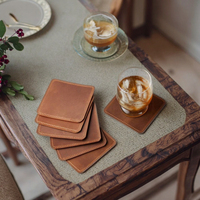 Véritable sous-verre carré gravé au laser Crazy Horse en cuir véritable pour la maison, le bureau, la cuisine et la table de bar.
