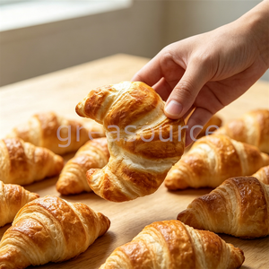 ขนมปังครัวซองต์แบบเรียบ ขนมปังเนยเทียมแบบเป็นแผ่นๆ ขนมหวานสำหรับทานเล่น ของตกแต่งธีมขนม  เหมาะสำหรับตกแต่งหน้าต่างร้านเบเกอรี่ หรือวางโชว์บนโต๊ะ - Product Image 1