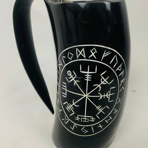 Mug Viking en corne de buffle 100% naturelle, fait main, écologique, style animal sculpté, décoratif, accents métalliques, prix bas - Product Image 1