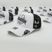 Gorra de béisbol de 5 paneles estilo grafiti urbano con bordado de estrella y cruz, gorra trucker de malla transpirable, visera de gamuza bicolor, gorra de algodón al por mayor