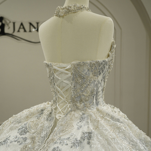 Vestido de Novia Moderno y Elegante GT26032, Estilo Princesa, Sin Tirantes, con Cola de Capilla, Encaje y Flores para Chicas - Product Image 6