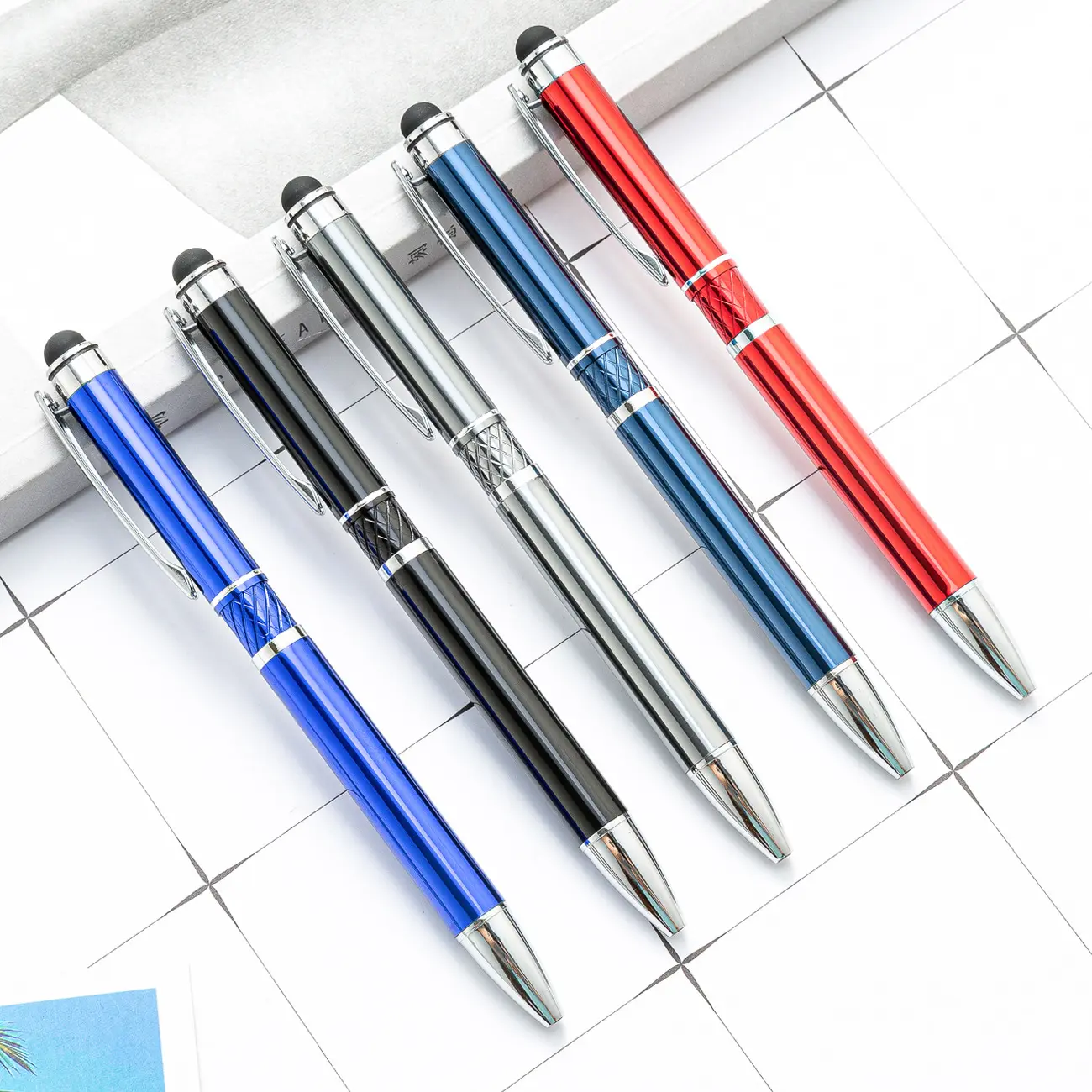 Özelleştirilmiş Stylus ile çin profesyonel üretim hediye promosyon dokunmatik ekran Metal kalem
