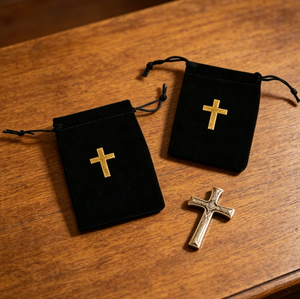 Pochette en velours personnalisée avec cordon de serrage et estampage à chaud doré, pour chapelet chrétien, petit bijou ou cadeau, emballage de rangement - Product Image 4