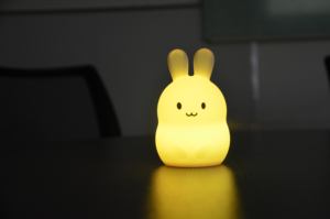 LED USBシリコンアニマルバニーベア常夜灯ミニフクロウペンギンカバ子供のために変化する柔らかい色のランプ - Product Image 5