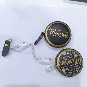 Mini Cinta Métrica de Cuero Suave GZ de 5.5x5.5cm, Recuerdos de Boda, Regalos para la Fiesta Nupcial, Regalos Promocionales Novedosos - Product Image 2