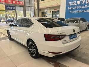 Skoda Superb d'<span class=keywords><strong>occasion</strong></span>, 200-300 Nm, essence, automatique, cuir, jantes R18, berline de taille moyenne à grande, Chine, d'<span class=keywords><strong>occasion</strong></span> - Product Image 2