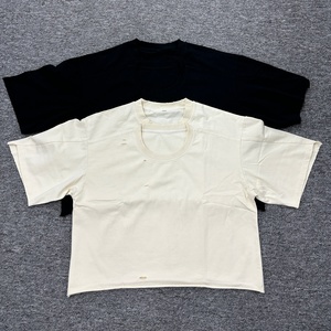 เสื้อยืดทรงครอปขนาดโอเวอร์ไซส์ทรงหลวมเปิดไหล่คอปกสองชั้นเปล่า - Product Image 2